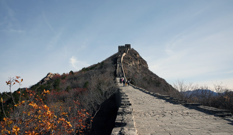 Vistitors are hiking 