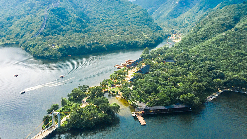 Watery view of Huanghuacheng Great Wall