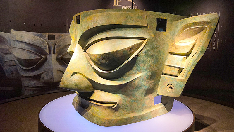 Huge bronze mask at Sanxingdui Museum