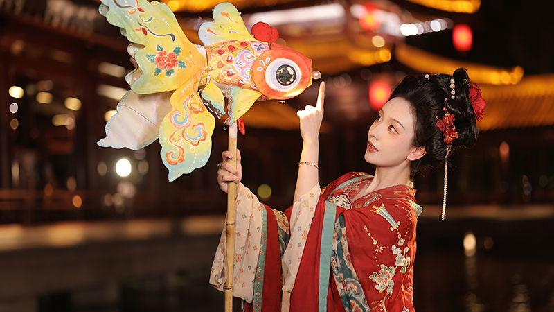 A girl in traditional Chinese dress at Tang Paradise