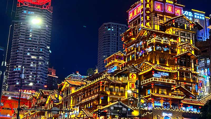 Night view of Hongya Cave in Chongqing