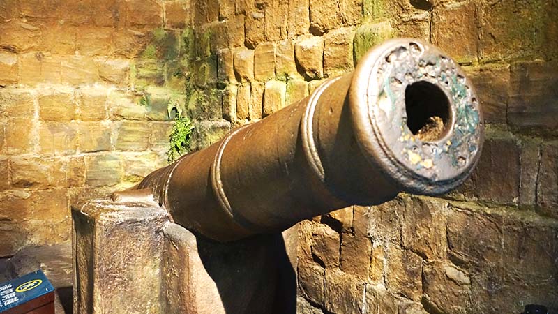 Three Gorges Museum cannon sculpture