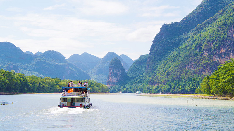 Take a Li River cruise to enjoy the view