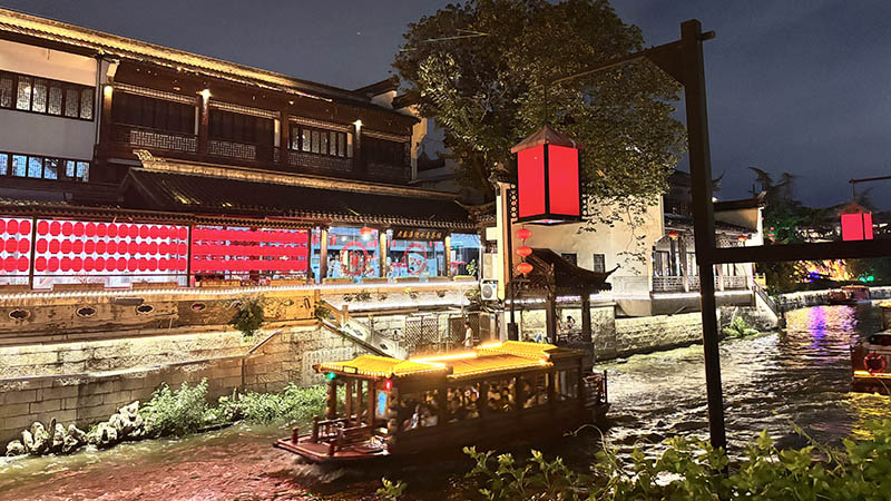 The Qinhuai River Cruise in Nanjing