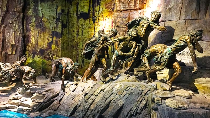 Sculpture of the Three Gorges boat trackers