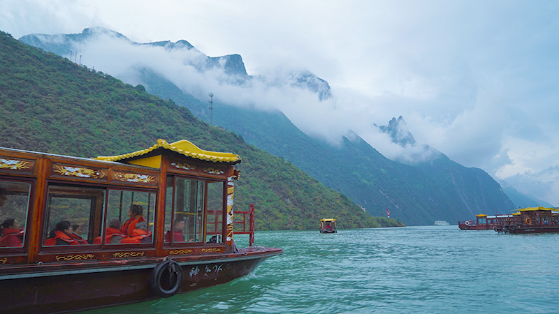 Boating on Yangtze River in spring